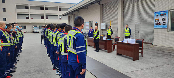 機(jī)務(wù)保障部組織特車崗位操作技能競賽(1).jpg